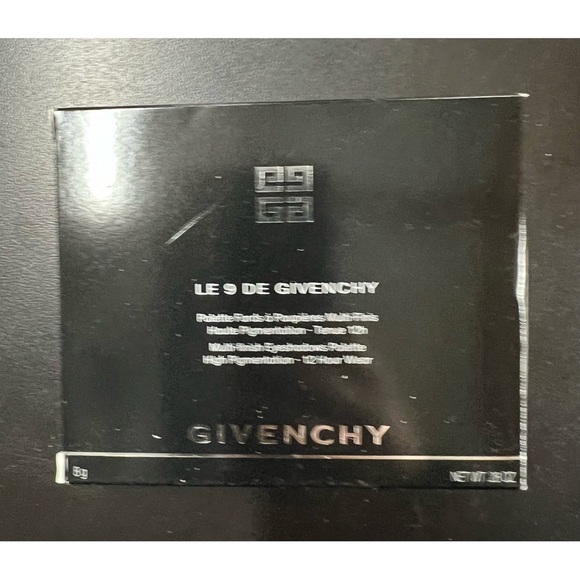 GIVENCHY Eyeshadow Palette in LE 9.01 - Picture 3 of 4